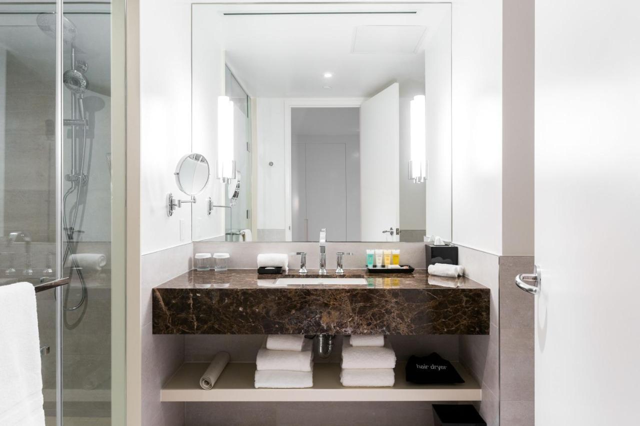 Sutton Place Hotel Торонто Екстериор снимка