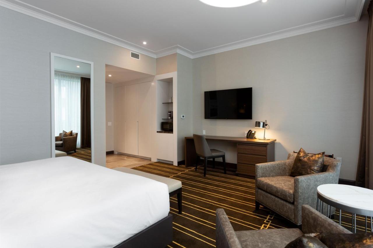 Sutton Place Hotel Торонто Екстериор снимка