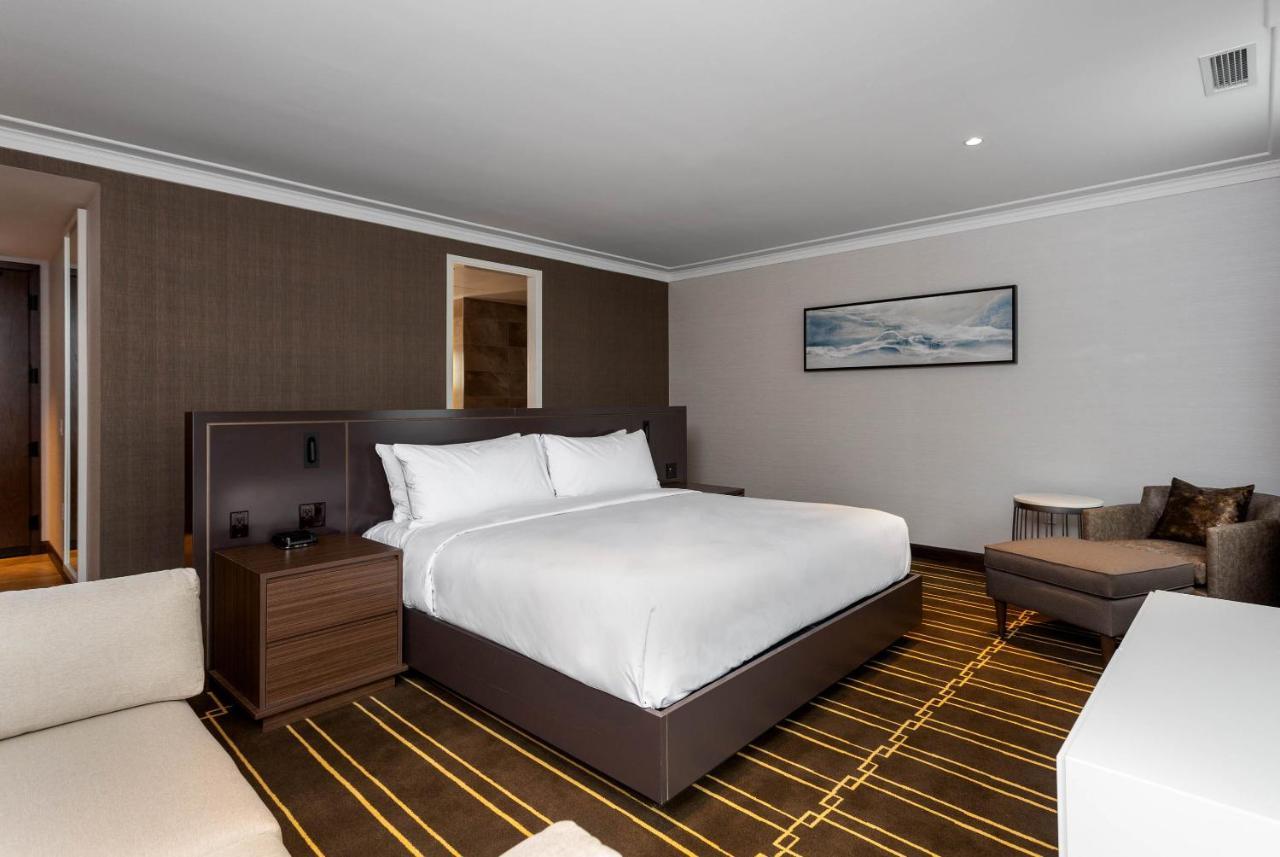 Sutton Place Hotel Торонто Екстериор снимка