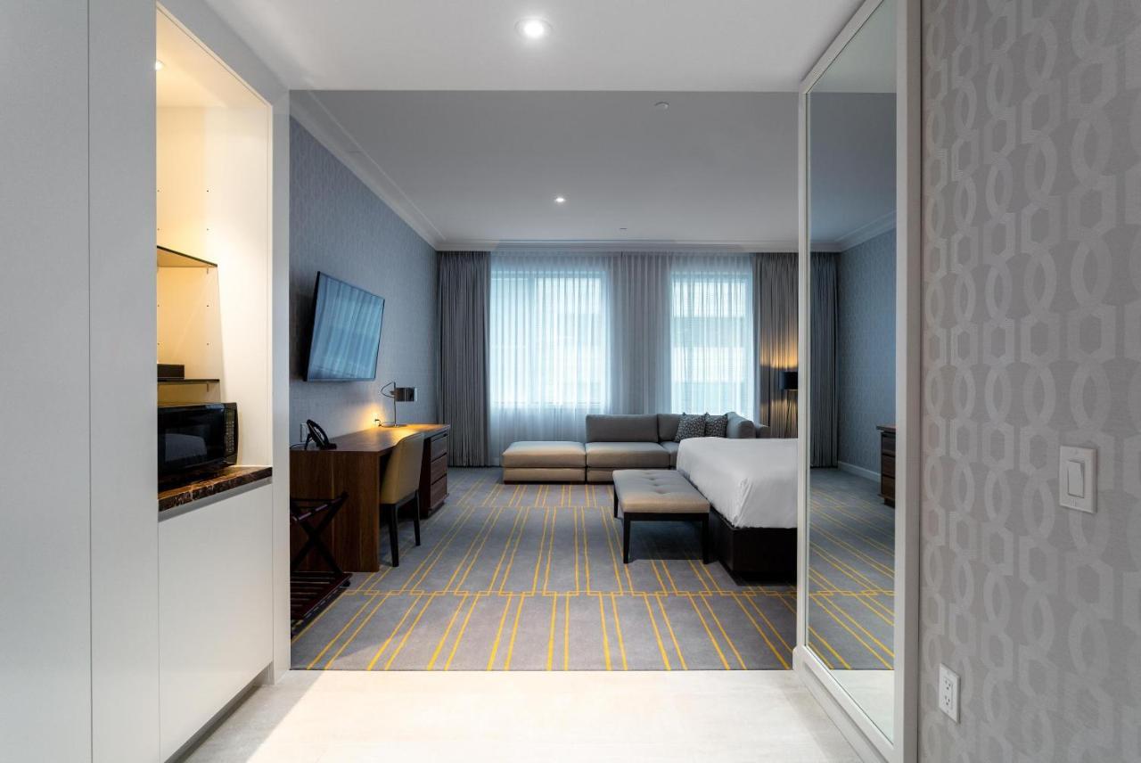 Sutton Place Hotel Торонто Екстериор снимка