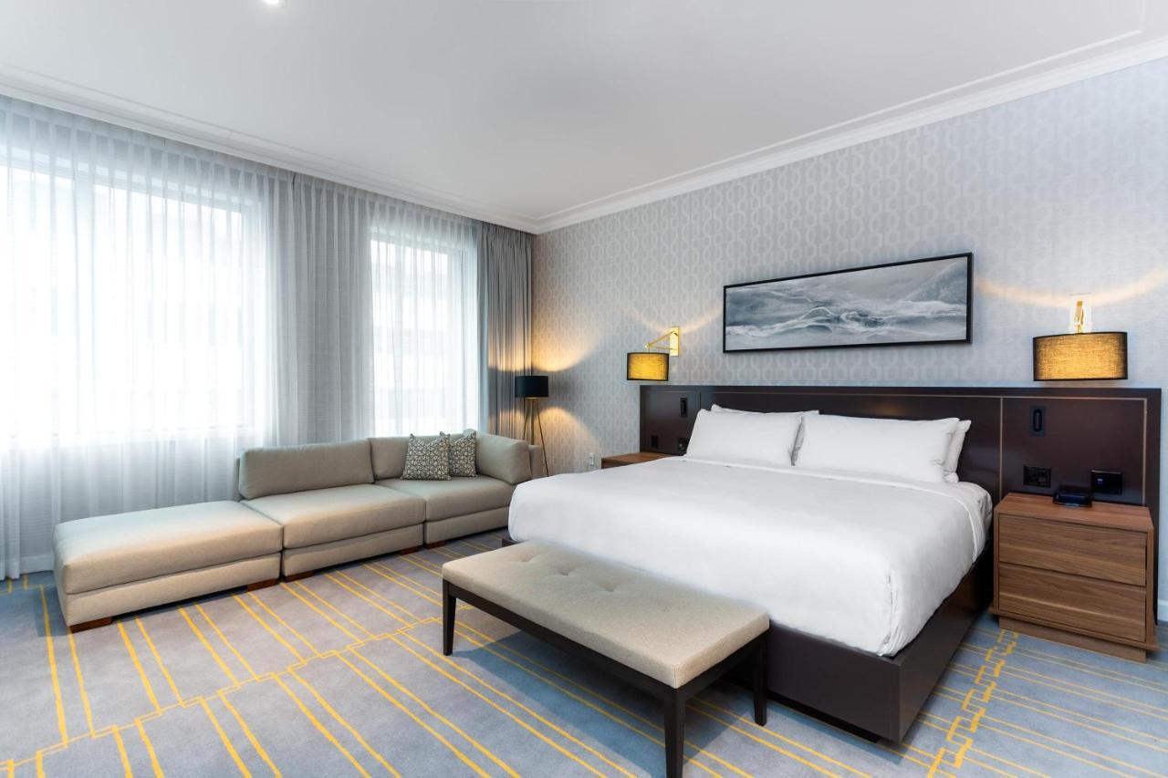 Sutton Place Hotel Торонто Екстериор снимка