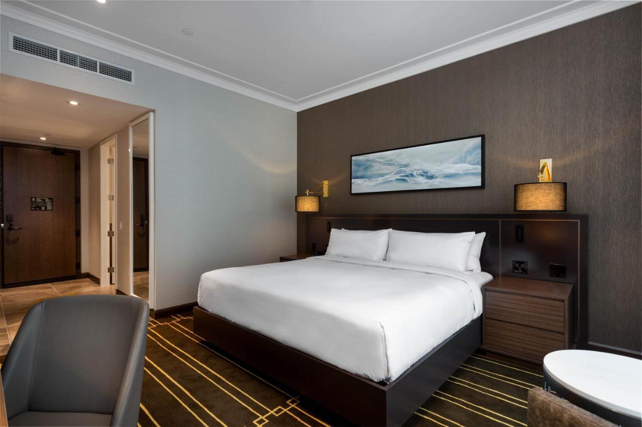 Sutton Place Hotel Торонто Екстериор снимка