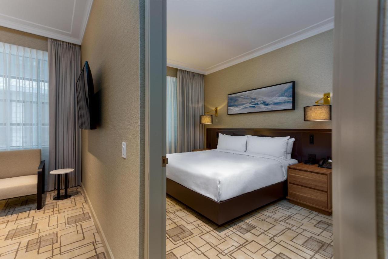 Sutton Place Hotel Торонто Екстериор снимка