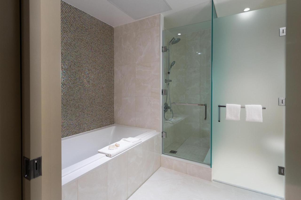Sutton Place Hotel Торонто Екстериор снимка