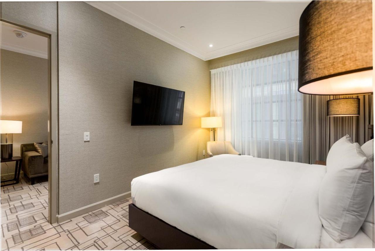 Sutton Place Hotel Торонто Екстериор снимка