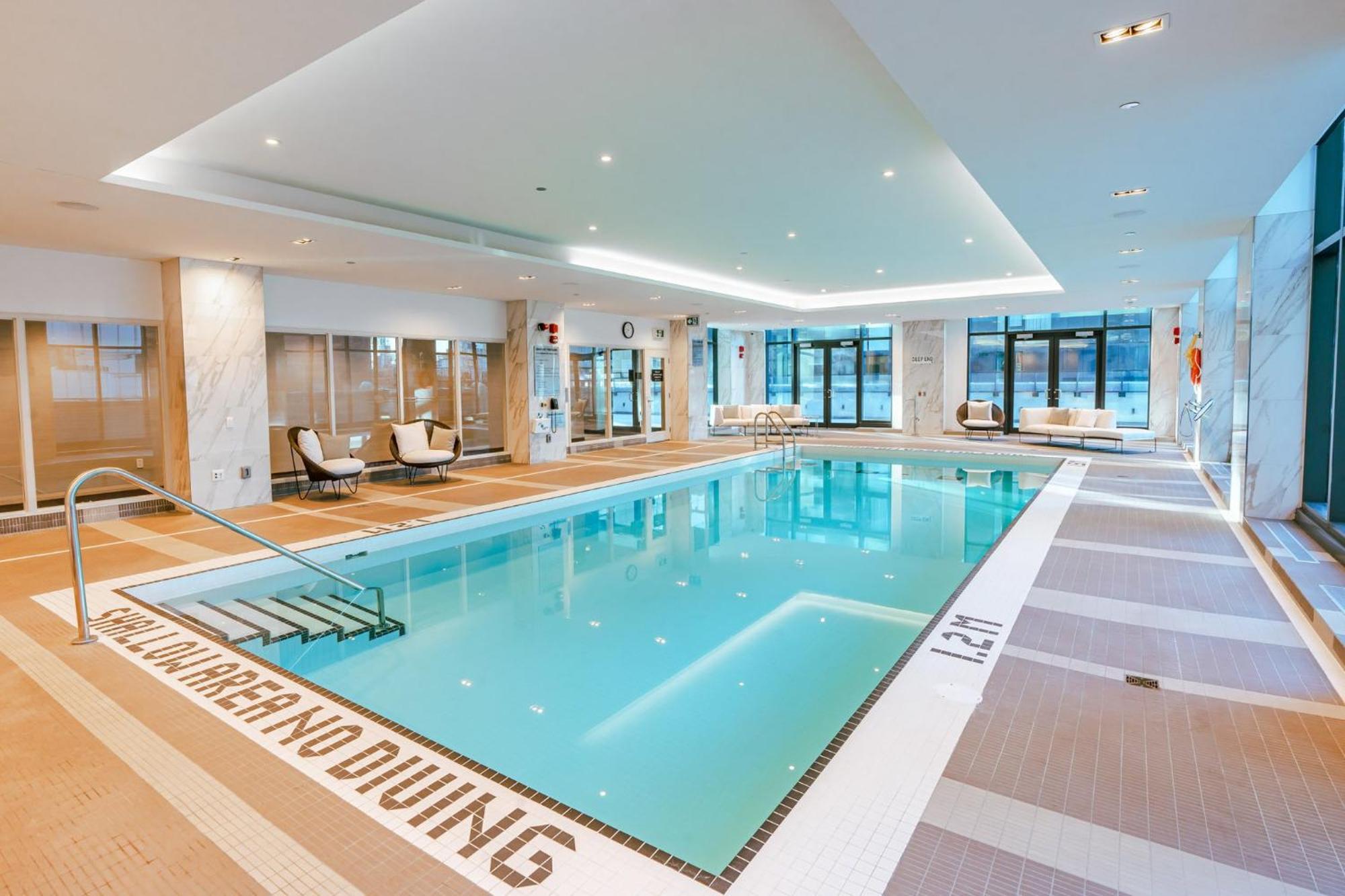 Sutton Place Hotel Торонто Екстериор снимка