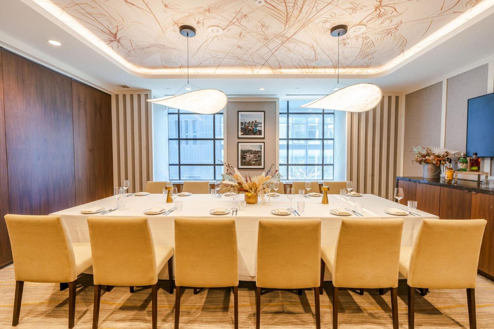 Sutton Place Hotel Торонто Екстериор снимка